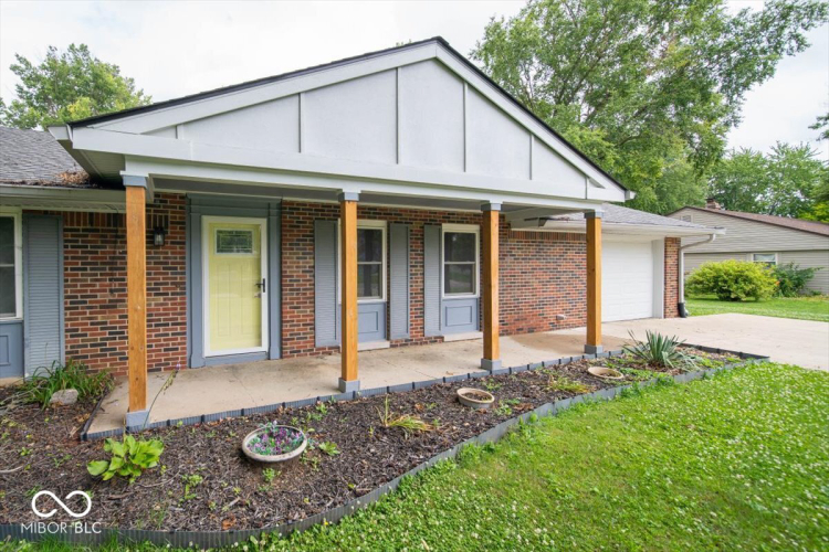 Listing Image 4