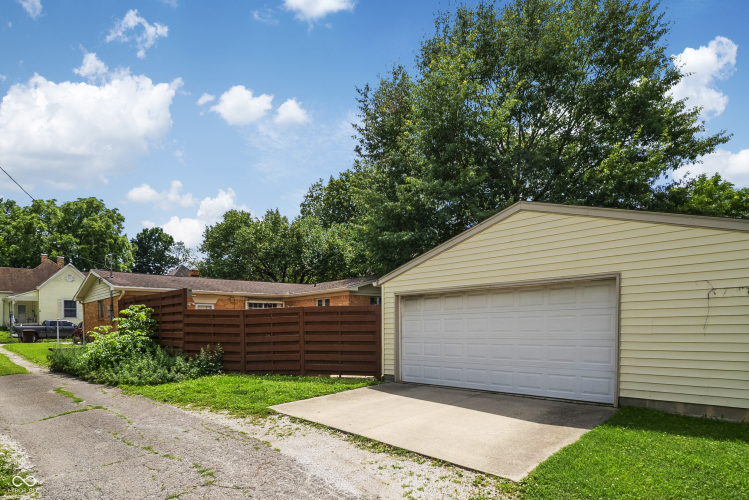 Listing Image 18