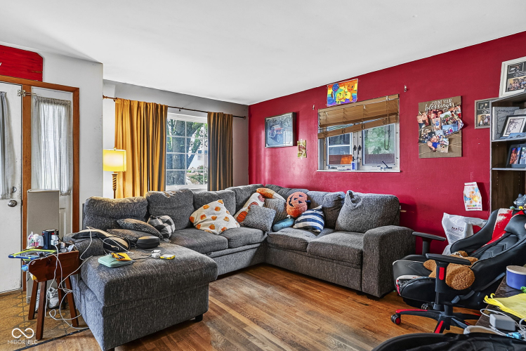 Listing Image 19