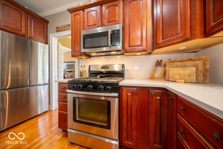 Listing Image 12