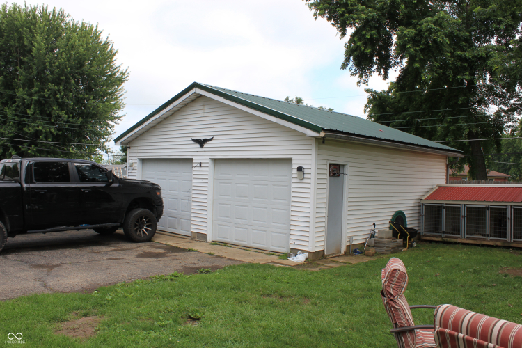 Listing Image 12