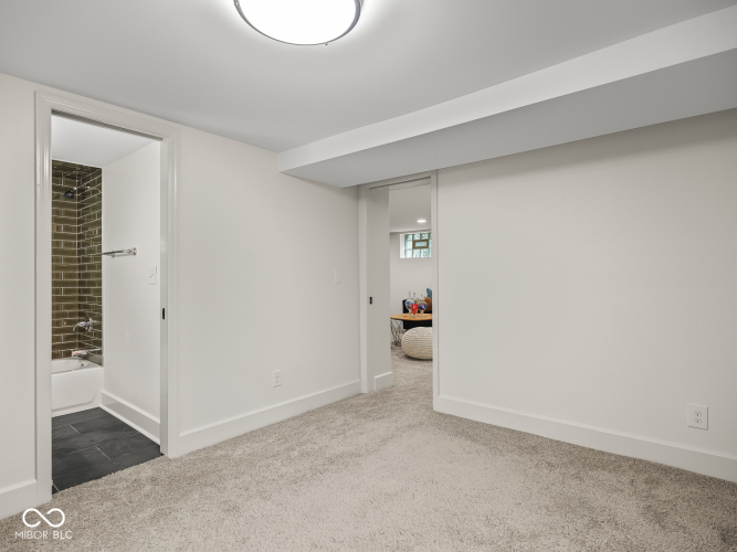 Listing Image 53