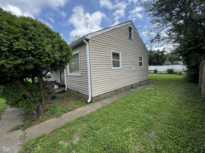 Listing Image 3
