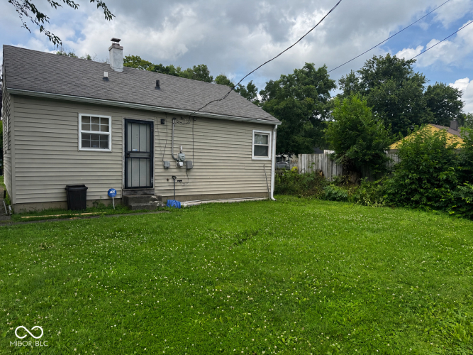 Listing Image 4