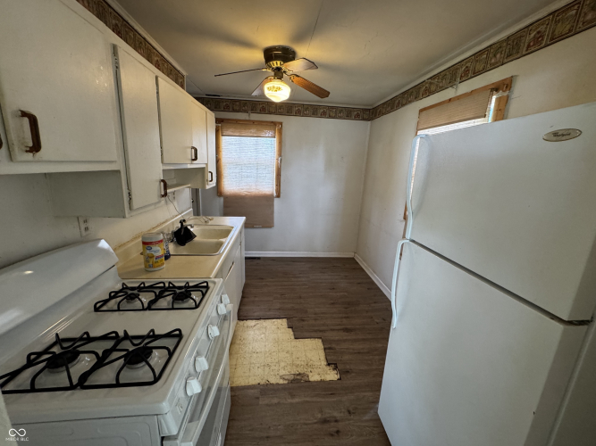 Listing Image 8