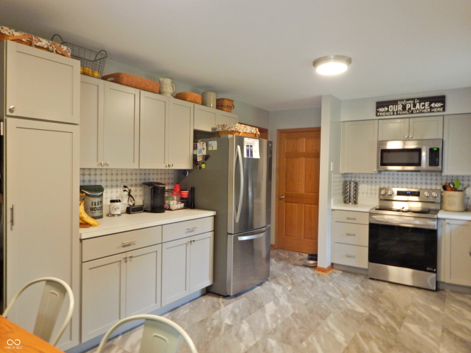 Listing Image 9