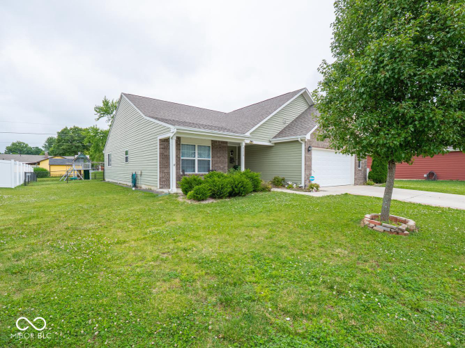 Listing Image 4