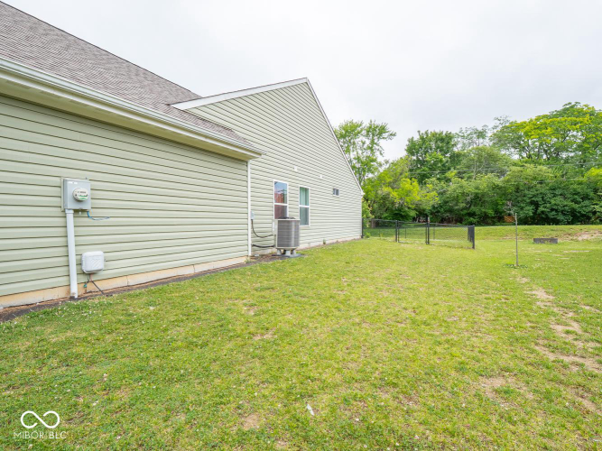 Listing Image 41