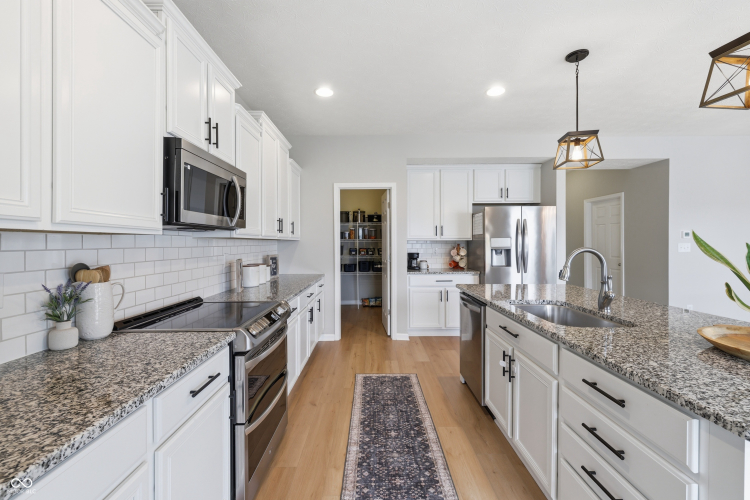 Listing Image 13