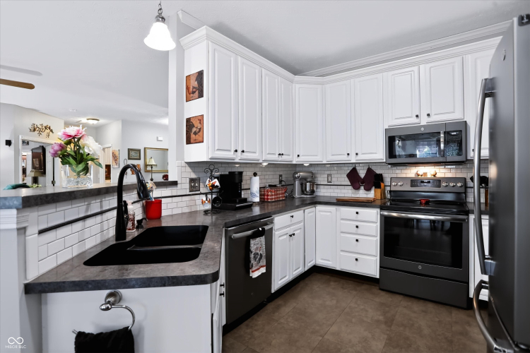 Listing Image 15
