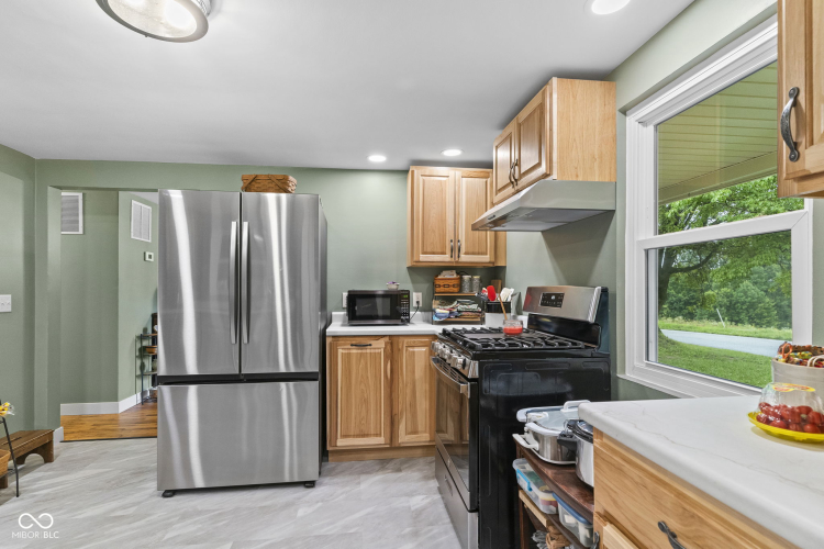 Listing Image 11