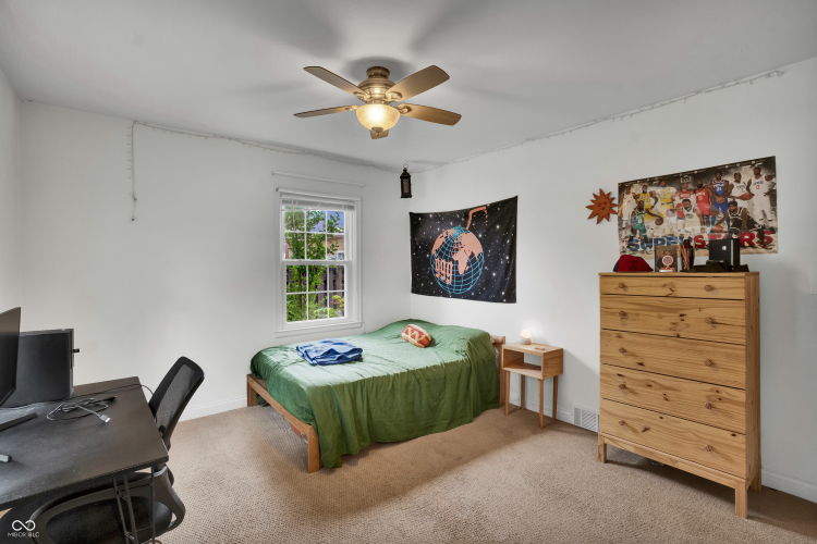 Listing Image 18