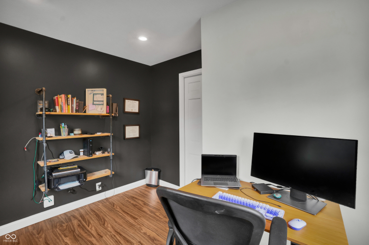 Listing Image 21