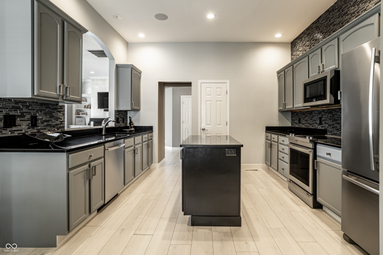 Listing Image 15