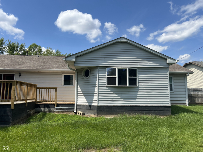 Listing Image 4