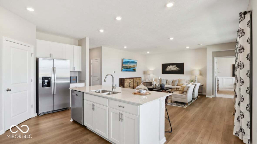 Listing Image 13