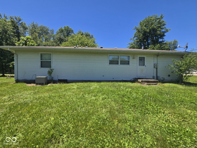 Listing Image 6