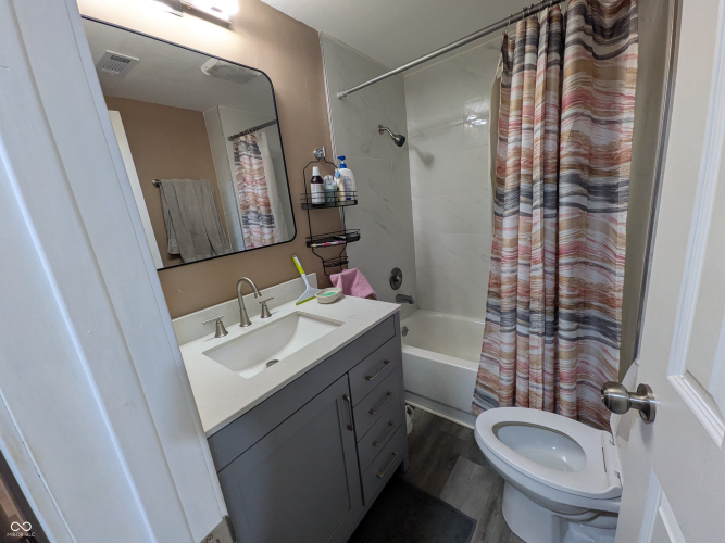 Listing Image 17