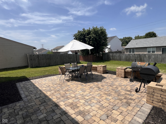 Listing Image 5