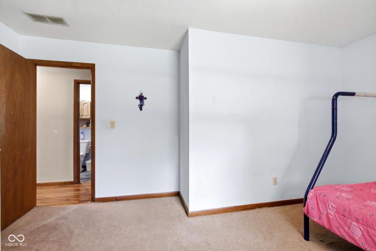 Listing Image 24