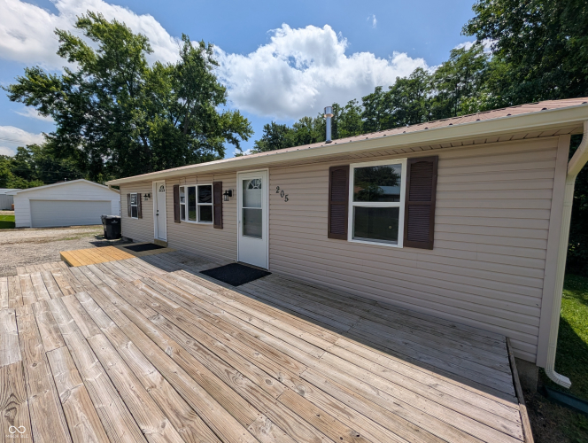 Listing Image 4