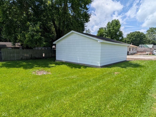 Listing Image 5