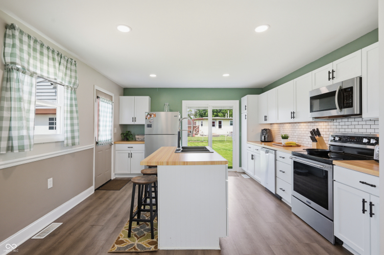 Listing Image 13