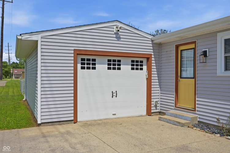 Listing Image 6