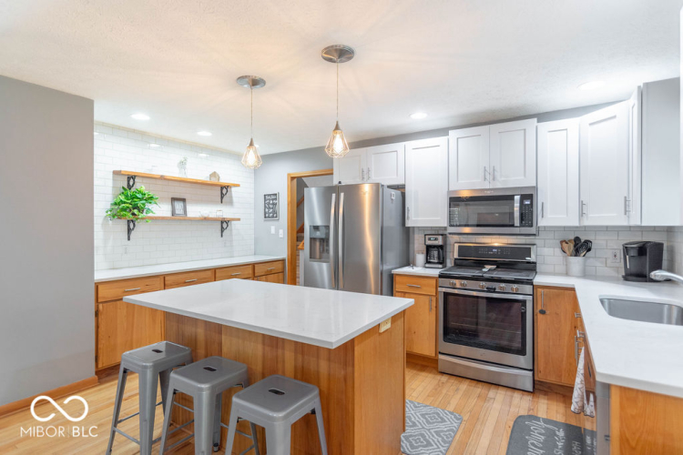 Listing Image 14
