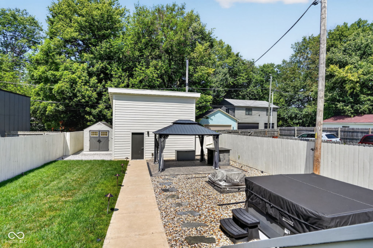 Listing Image 44