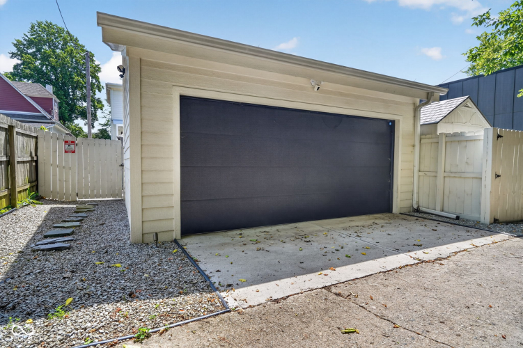 Listing Image 49