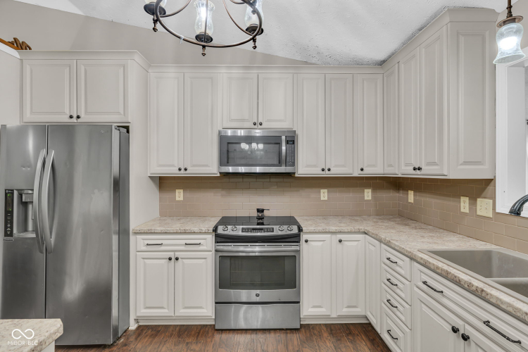 Listing Image 16