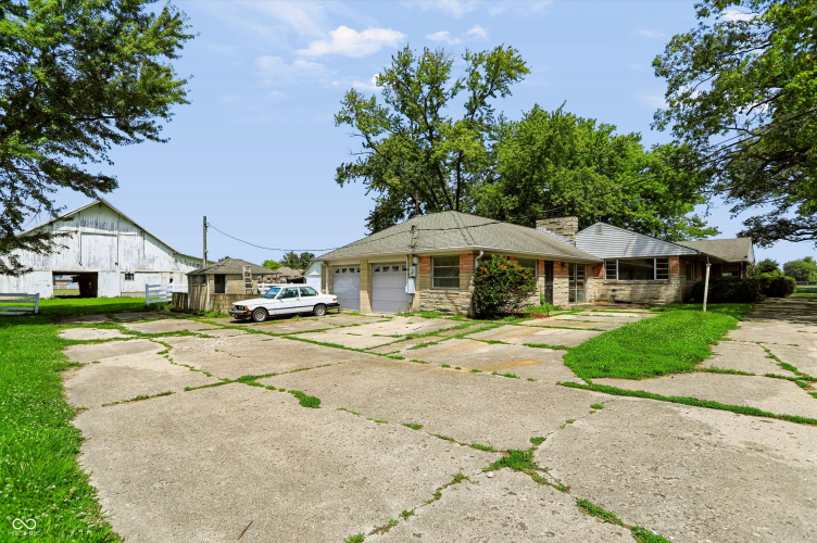 Listing Image 63