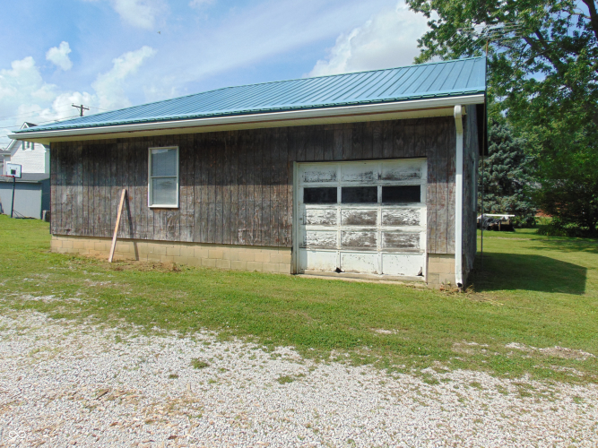 Listing Image 4