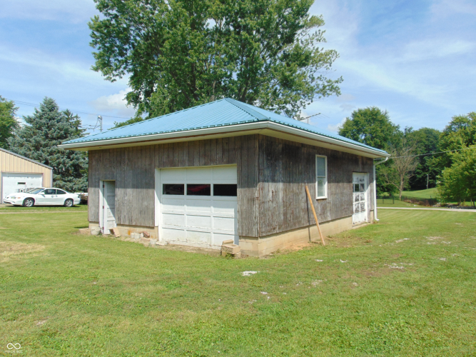 Listing Image 5