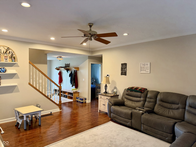 Listing Image 13
