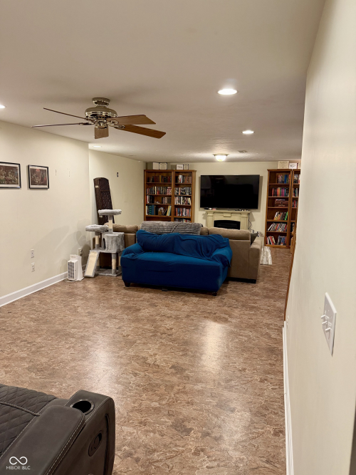 Listing Image 23