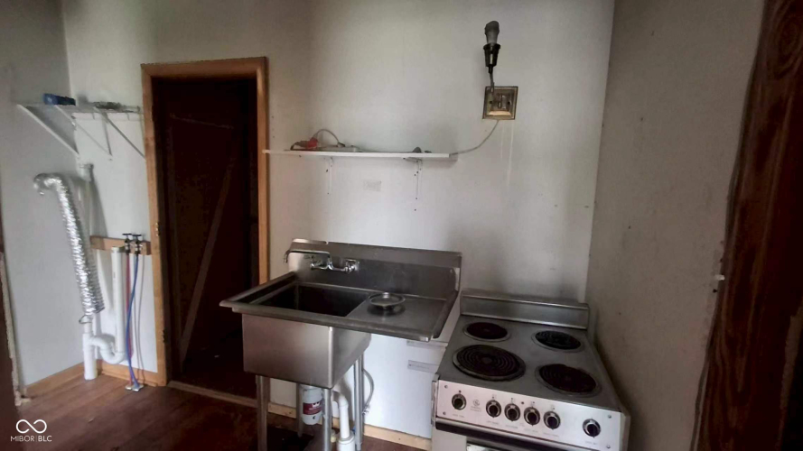 Listing Image 19