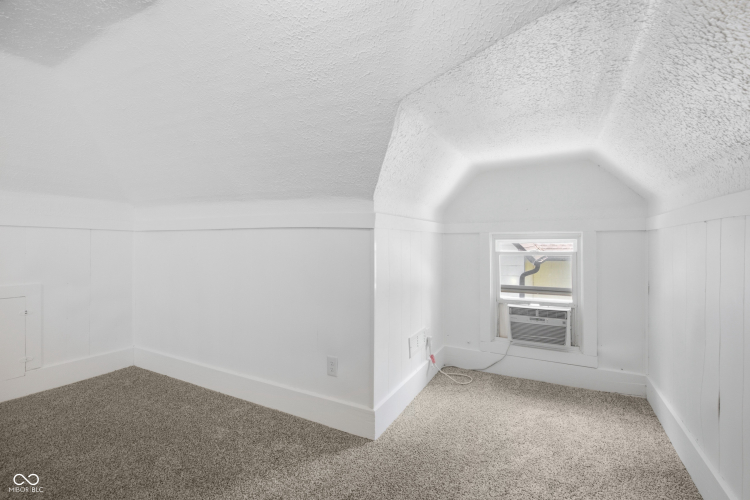 Listing Image 38