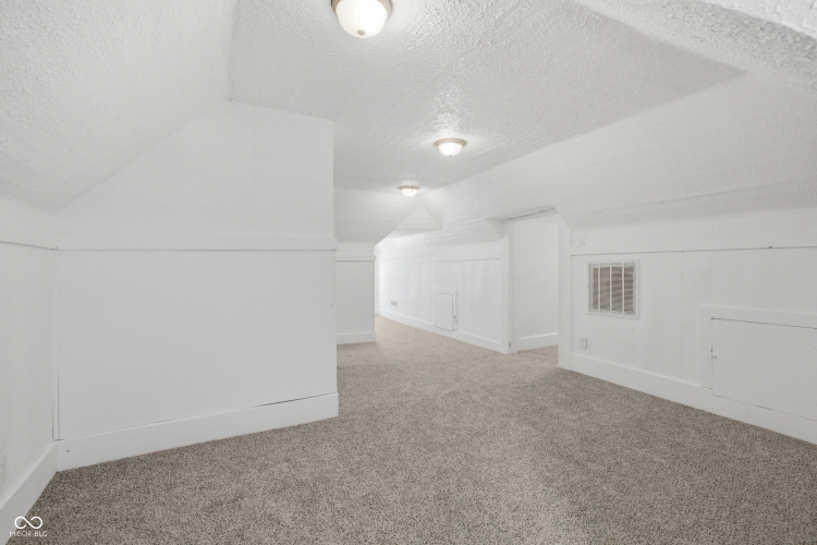 Listing Image 39