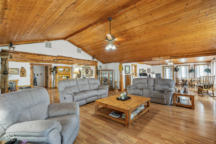 Listing Image 16