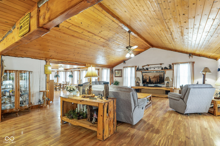 Listing Image 19