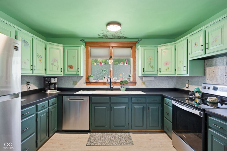 Listing Image 8