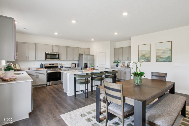 Listing Image 9
