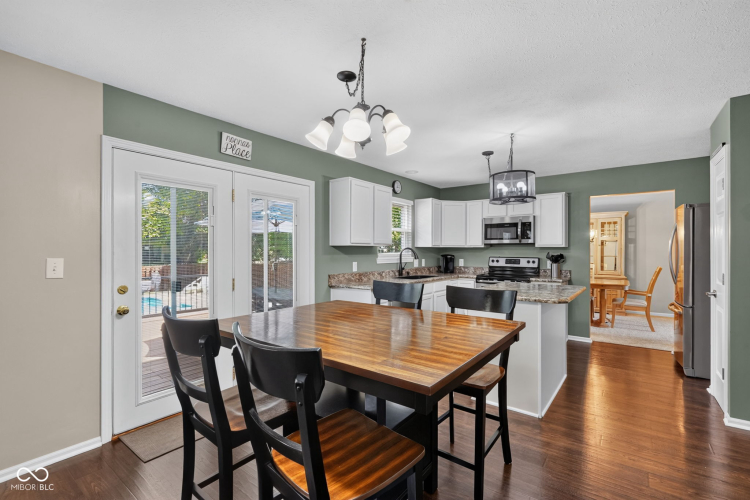 Listing Image 19