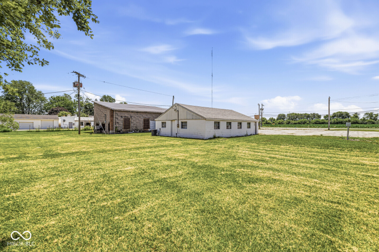 Listing Image 11