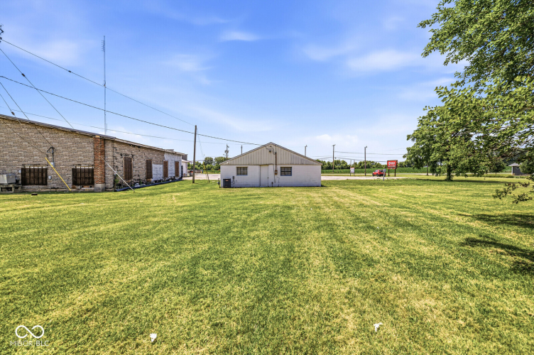 Listing Image 12