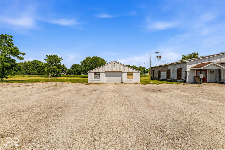 Listing Image 6