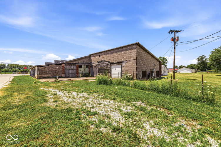 Listing Image 9