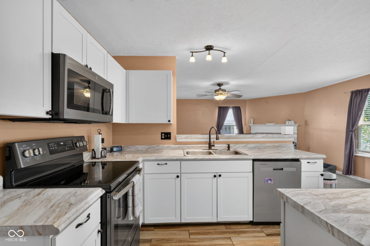 Listing Image 13